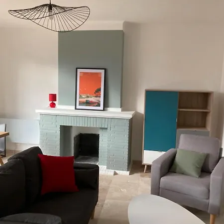 شقة Elegant De 3 Chambres, Pres De La Gare قرقشونه