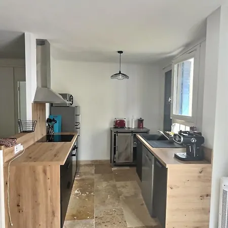 شقة Elegant De 3 Chambres, Pres De La Gare قرقشونه