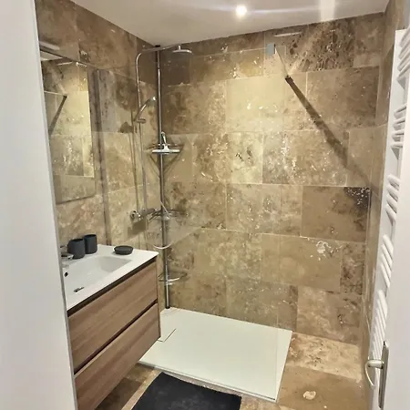 Apartment Elegant De 3 Chambres, Pres De La Gare *